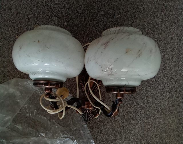 Sieninis šviestuvas