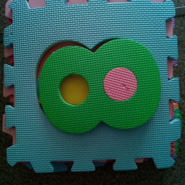 Raidelių kilimukas vaikam