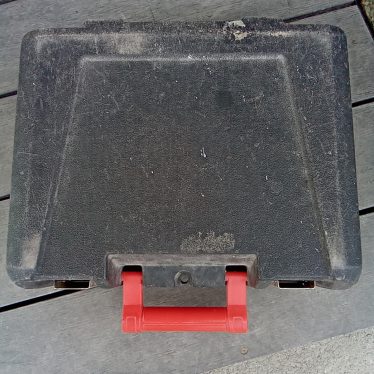 Tuščia įrankių dėžė