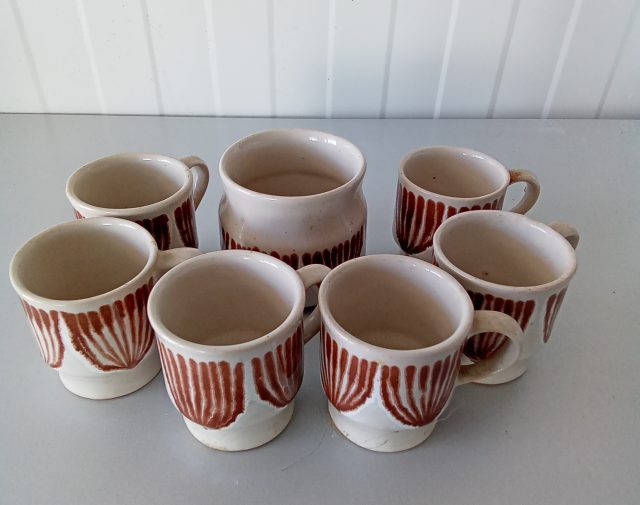 Moliniai puodeliai ir cukrinė