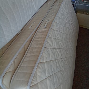 Du vienguliai čiužiniai