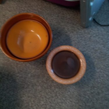 Dubenėliai ir lėkštės