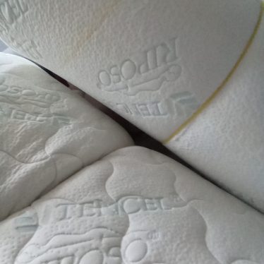 Siuzinius  vaiko loveles