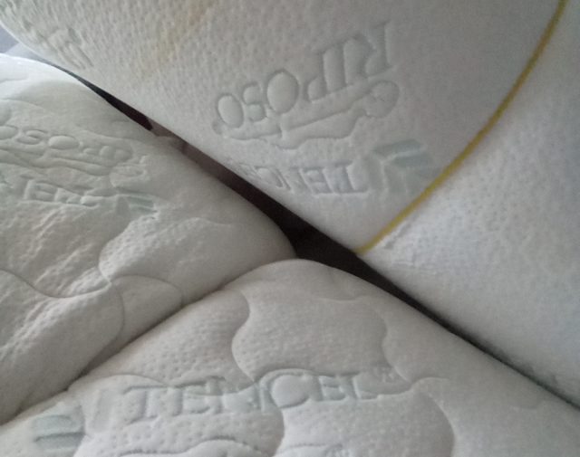 Siuzinius  vaiko loveles