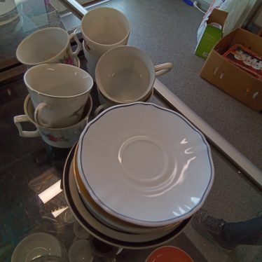 Puodeliai ir lėkštutės