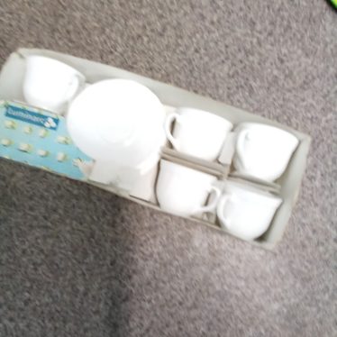 Puodeliai ir lėkštutės