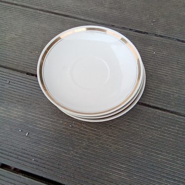 3 lėkštutės