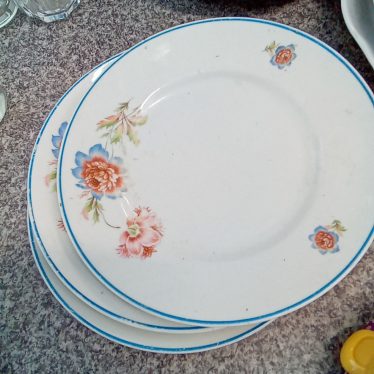 3 lėkštės