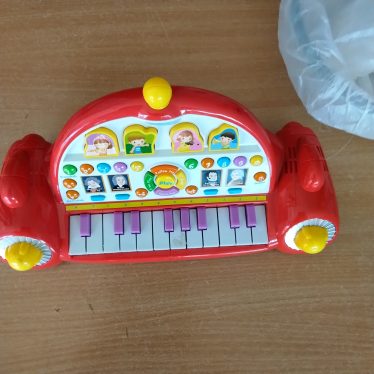 Vaikiškas pianinas