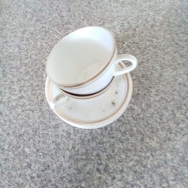 Puodeliai ir lėkštutės