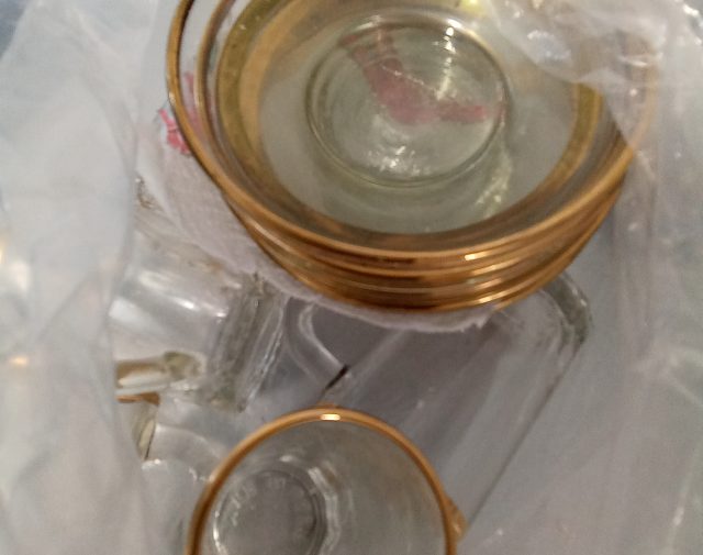 Puodeliai ir lėkštutės