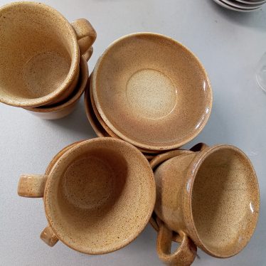 Puodeliai ir lėkštutės