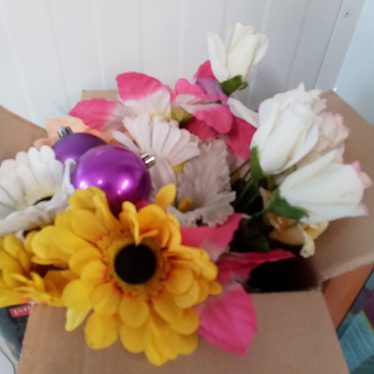 Dirbtinių gėlių puokštė