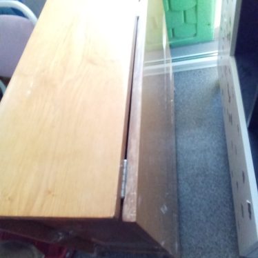 Sulankstomas   stalas