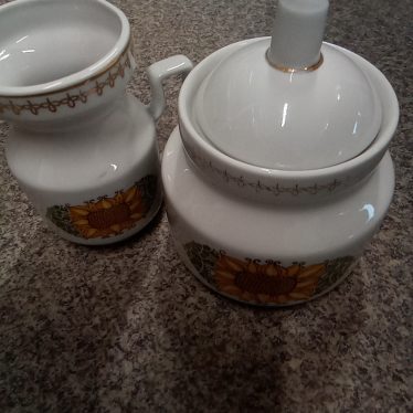 Cukrinė ir pieno indelis