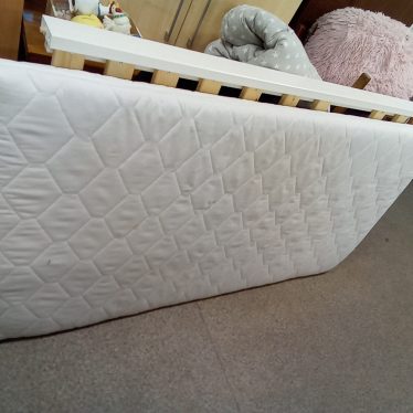 Kūdikio lovelė su čiužiniu