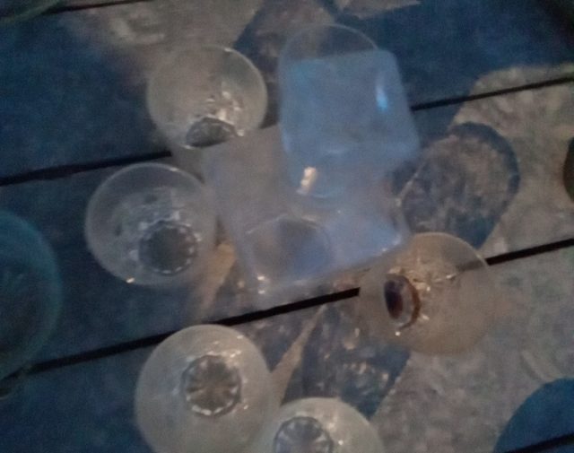 Grafinas su stikllinėm