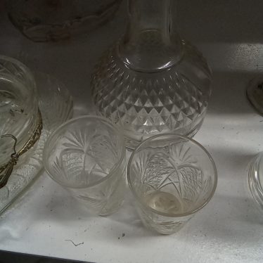 Grafinas su stikliukais