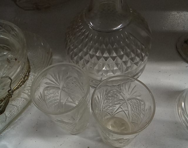 Grafinas su stikliukais