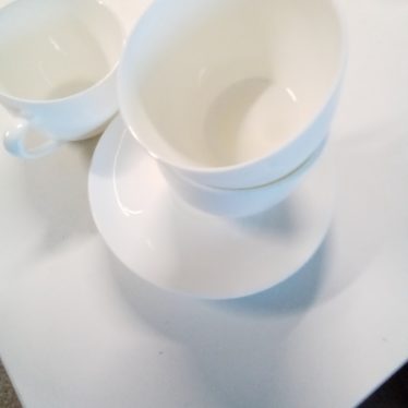 Puodeliai ir lėkštutės