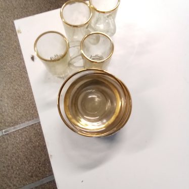 Puodeliai ir lėkštutės