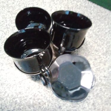 Puodeliai ir lėkštutės