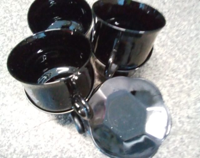 Puodeliai ir lėkštutės