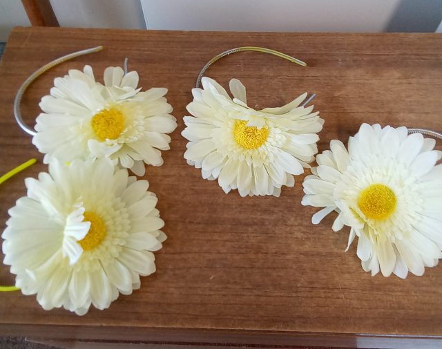 Mergaitems lankeliai