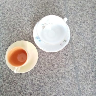 Puodeliai ir lėkštutės