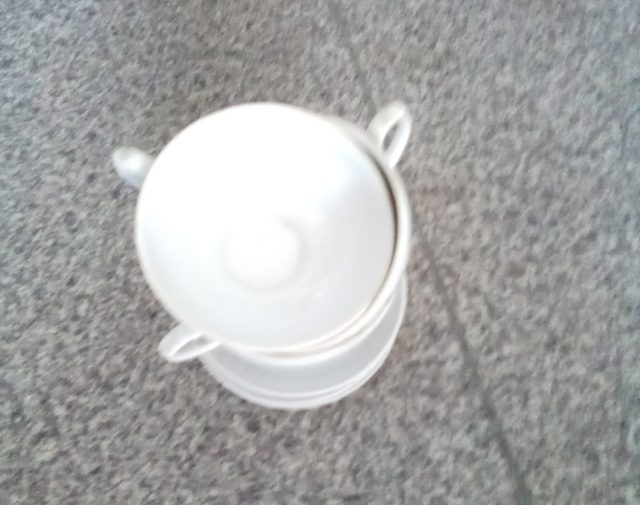 Puodeliai ir lėkštutės