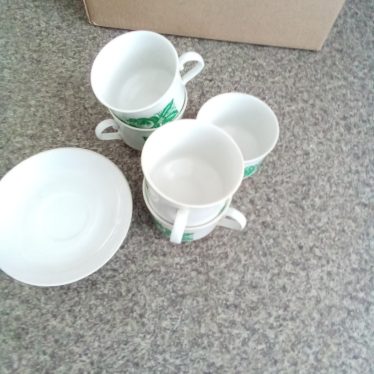 Puodeliai ir lėkštutės