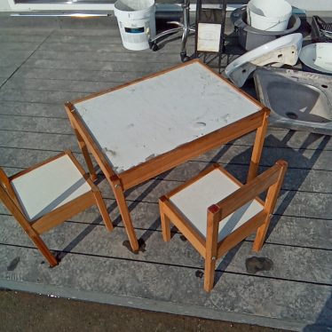 Vaikiškas staliukas su kedutemis