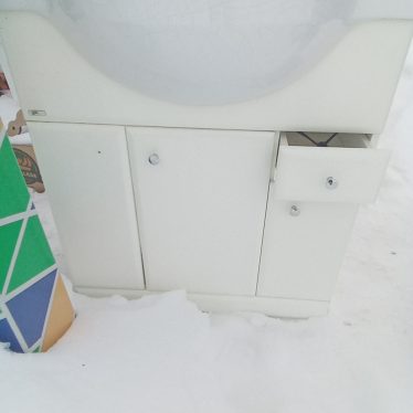 Vonios spintelė su praustuvu