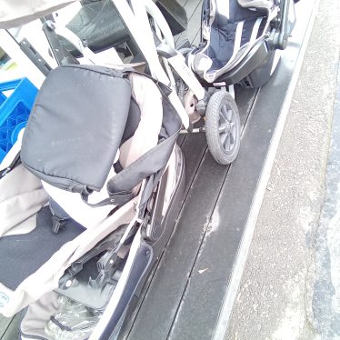 Vežimėlis  trijų dalių