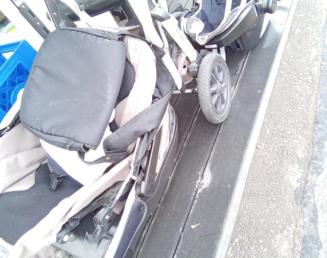 Vežimėlis  trijų dalių