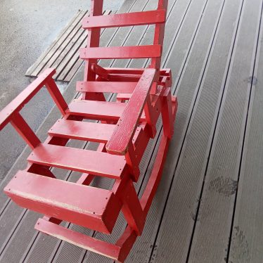 Medinės supynės krėslas