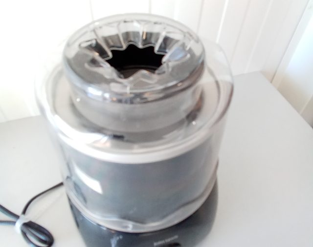 Ledų gamybos aparatas