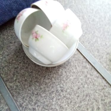 Puodeliai ir lėkštutės