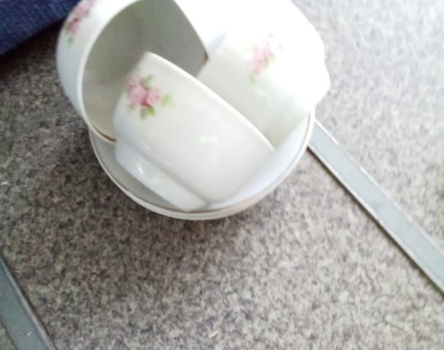 Puodeliai ir lėkštutės