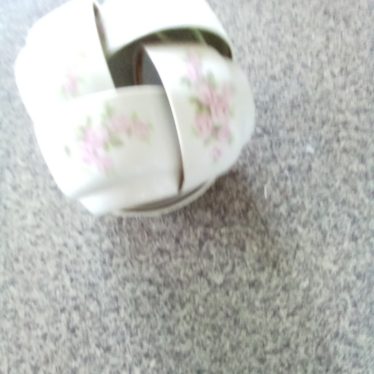 Puodeliai ir lėkštutės