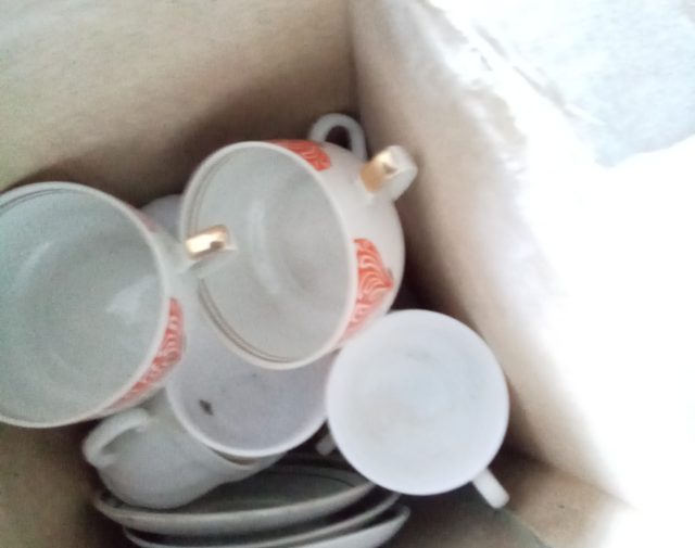 Puodeliai ir lėkštutės