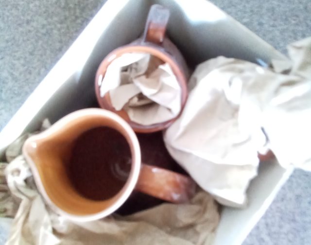 Puodeliai ir ąsotis