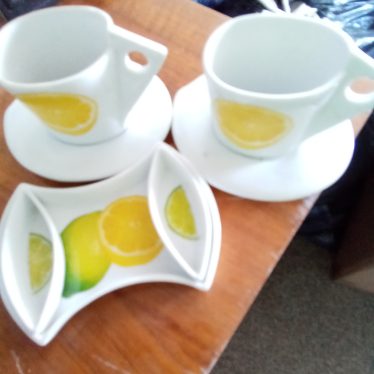 Puodeliai ir lėkštutės