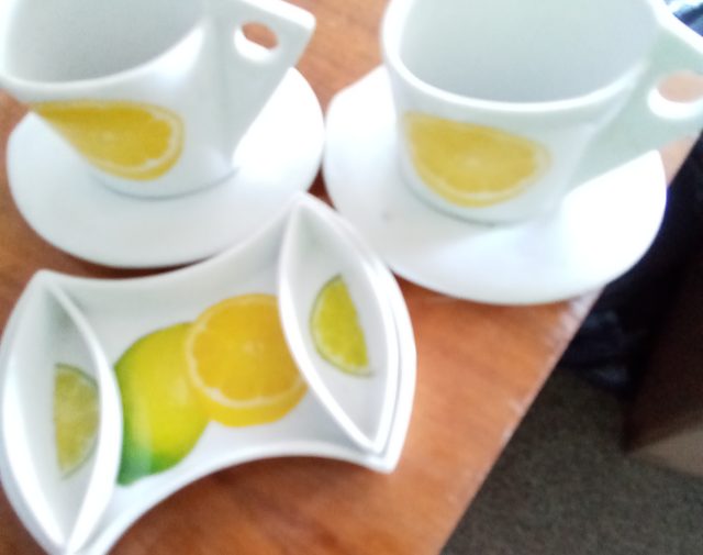 Puodeliai ir lėkštutės