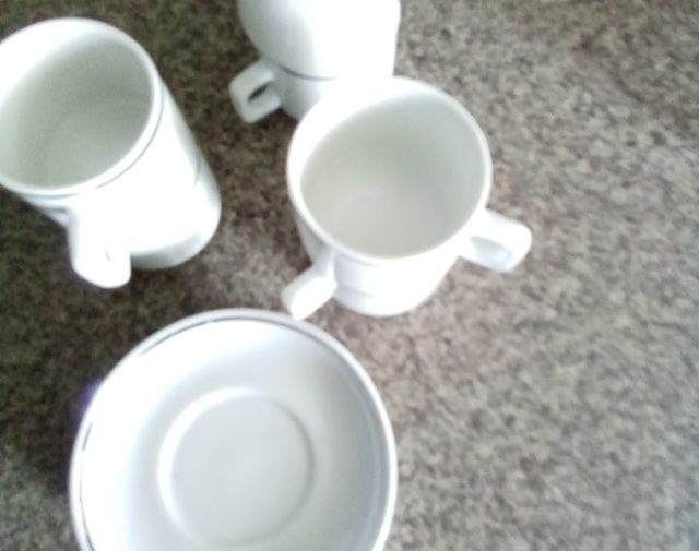 Puodeliai ir lėkštutės