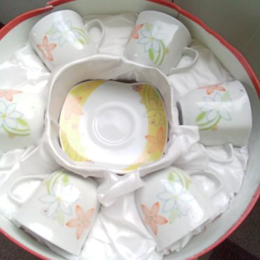 Puodeliai ir lėkštutės