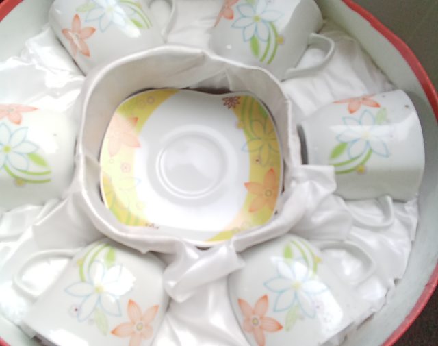 Puodeliai ir lėkštutės