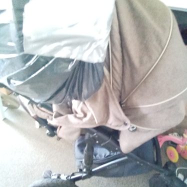 Vežimėlis trijų dalių