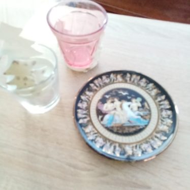 Lėkštutė stiklinės