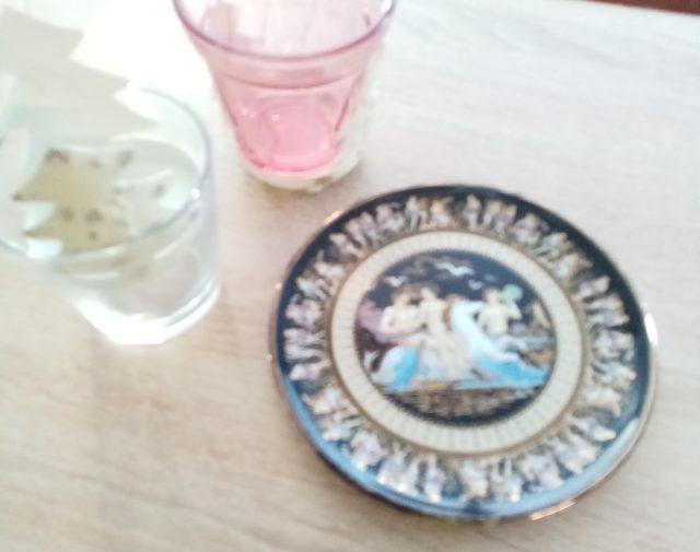 Lėkštutė stiklinės